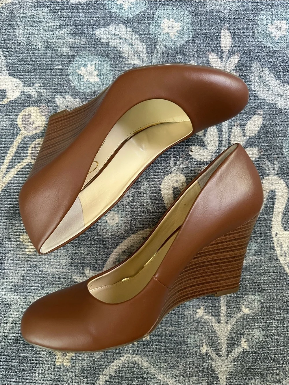 Jessica Simpson Brown Leather-Look Wedge Pumps size 8